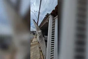 A filha, Suyanne Lorena, 33, diz que a Polícia Militar do Distrito Federal (PMDF) chegou a ir ao local, mas que o arrombamento ocorreu logo após a corporação ir embora A filha, Suyanne Lorena, 33, diz que a Polícia Militar do Distrito Federal (PMDF) chegou a ir ao local, mas que o arrombamento ocorreu logo após a corporação ir embora
