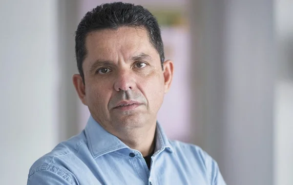 O escritor Miguel Sanches Neto