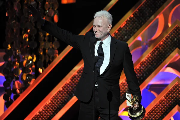 Imagem colorida de Anthony Geary - Metrópoles
