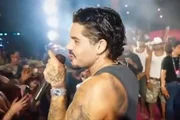 Zé Felipe rebate após críticas por “bebedeira” em show: “O intuito é esse” - imagem 2
