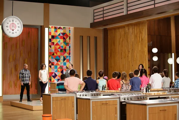 Participante do “Masterchef Brasil” é criticada por repetir roupas