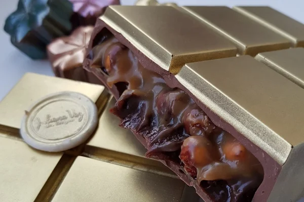 1kg de chocolate com Nutella: Juliana Vaz produz barra para a Páscoa
