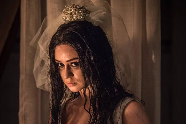 Marina Ruy Barbosa aparecerá em dose dupla na televisão