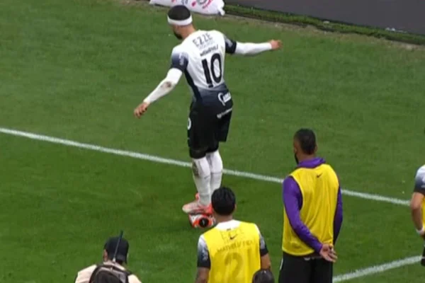 Imagem colorida de Depay - Metrópoles
