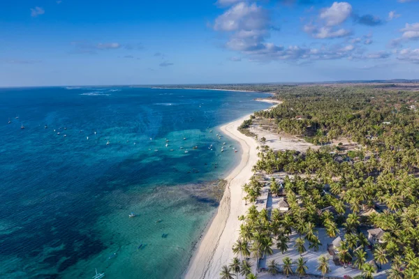 Paisagem natural de praia, na ilha de Rote, na Indonésia - Metrópoles