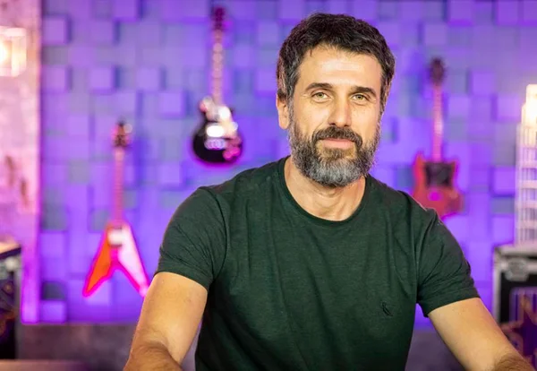 Eriberto Leão posta foto com Santoro e Serrado e fãs elogiam