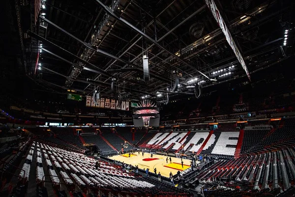 Produtora de filmes pornô quer batizar arena do Miami Heat