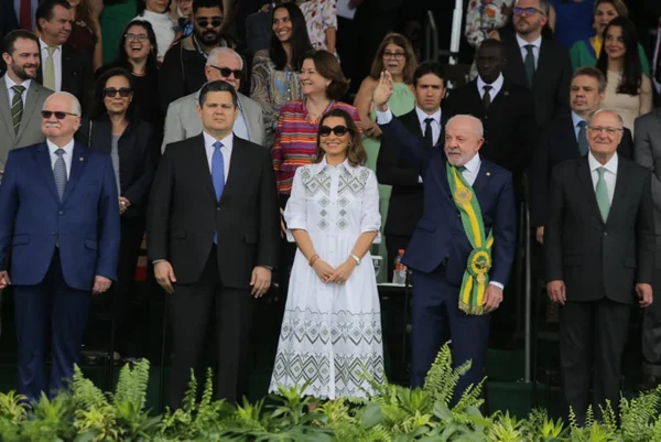 7 de Setembro de Lula é marcado por climão entre “desafetos” - destaque galeria
