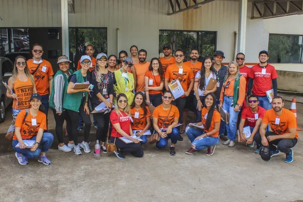 Um grupo de 30 aprovados no concurso do Corpo de Bombeiros Militar do Distrito Federal (CBMDF) participou, na manhã deste sábado (14/03), da primeira etapa de uma ação social em Vicente Pires de combate ao mosquito Aedes aegipty, transmissor de dengue, zika, chikungunya e febre amarela.