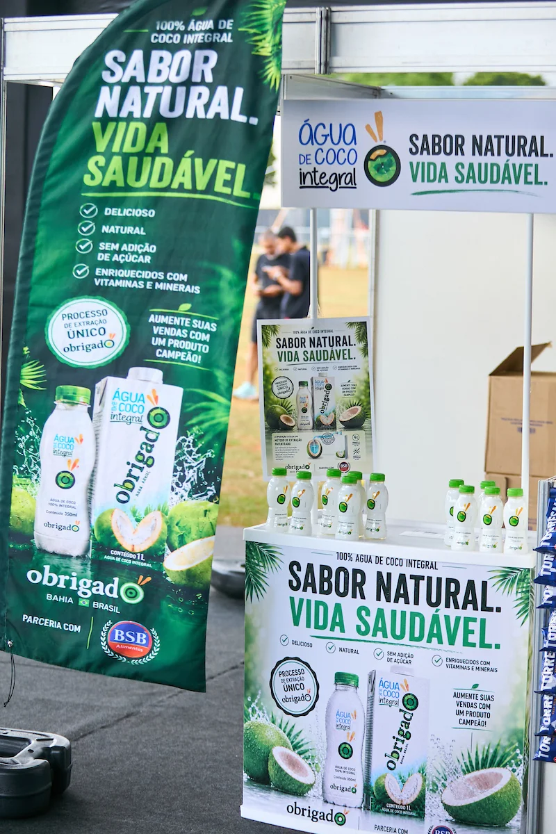Stand da BSB Alimentos, com água de coco para hidratar os participantes Stand da BSB Alimentos, com água de coco para hidratar os participantes