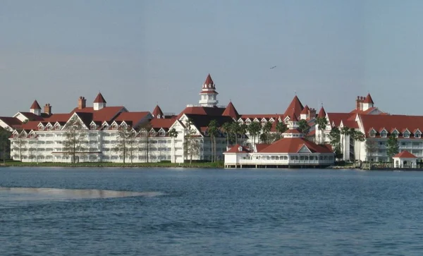 Orlando. Criança de 2 anos é atacada por jacaré em resort da Disney