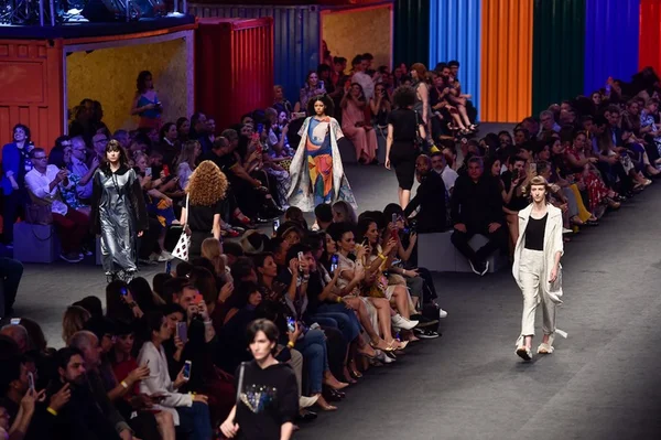 Abertura do Minas Trend reúne novos estilistas e aborda diversidade