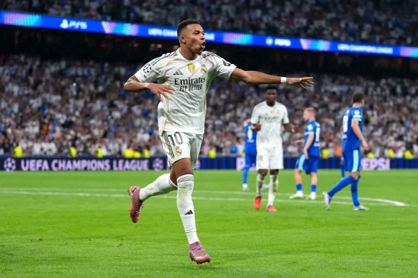 Imagem colorida de Mbappe