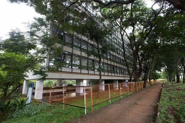 Câmara gastará R$ 2,1 milhões para reformar apartamentos de deputados
