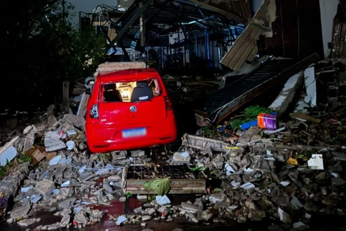 Temporal causa estragos e morte em Ribeirão Preto Temporal causa estragos e morte em Ribeirão Preto