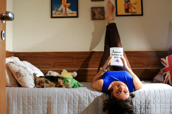Suspeita de doença inspira jornalista a escrever romance para público jovem