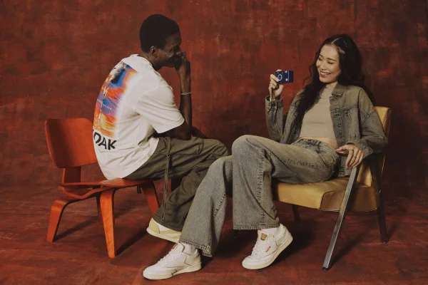 Campanha da collab entre a Reebok e a Kodak - Metrópoles