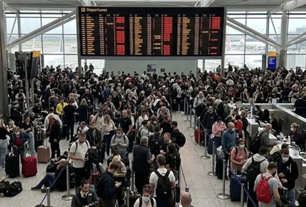 Caos aéreo no Reino Unido cancela voos e atinge milhares de passageiros