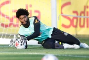 Hugo Souza Hugo Souza