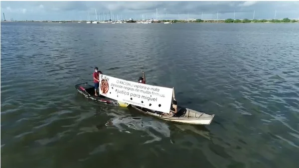 Artistas prestam homenagem a Miguel e protestam contra racismo em Recife