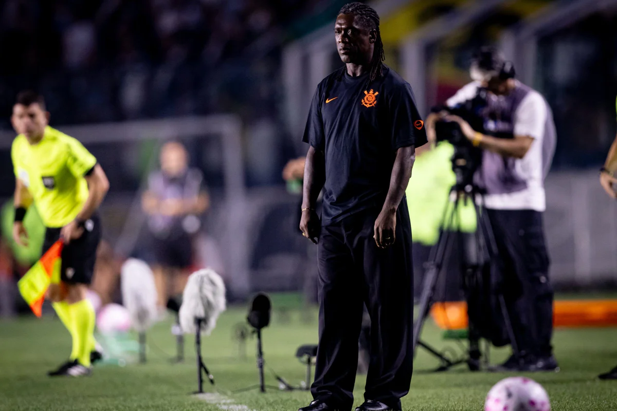 Mídia espanhola sobre estreia de Seedorf no Corinthians: "Enorme decepção" Mídia espanhola sobre estreia de Seedorf no Corinthians: "Enorme decepção"