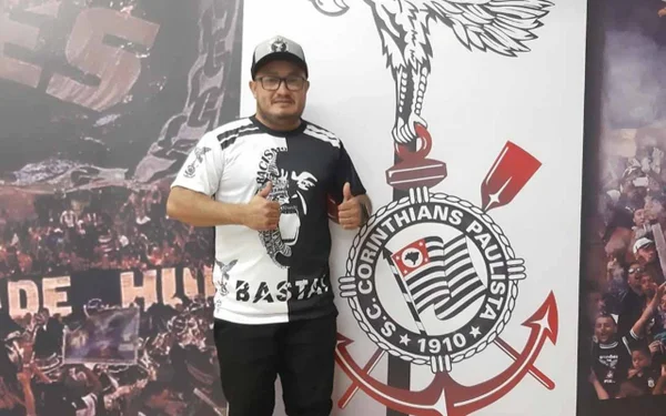 O carnavalesco da escola de samba Gaviões da Fiel Zilkson da Silva Reis foi agredido depois de uma festa realizada na quadra da escola
