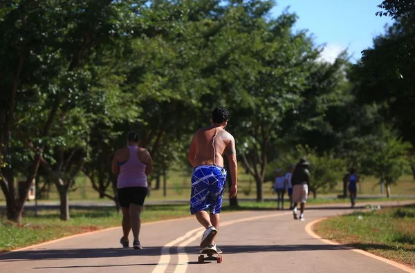 Nova pista para pedestres causa confusão no Parque da Cidade