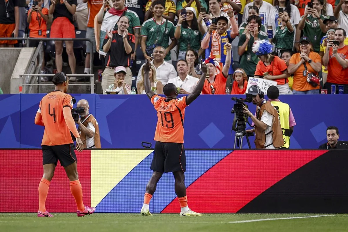 Com dois de Brobbey, Holanda chega a 100 gols na história das Copas - imagem 1 Com dois de Brobbey, Holanda chega a 100 gols na história das Copas - imagem 1