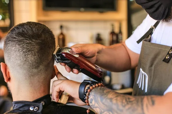 Com cosméticos biodegradáveis, Brasília inaugura a 1ª ecobarbearia