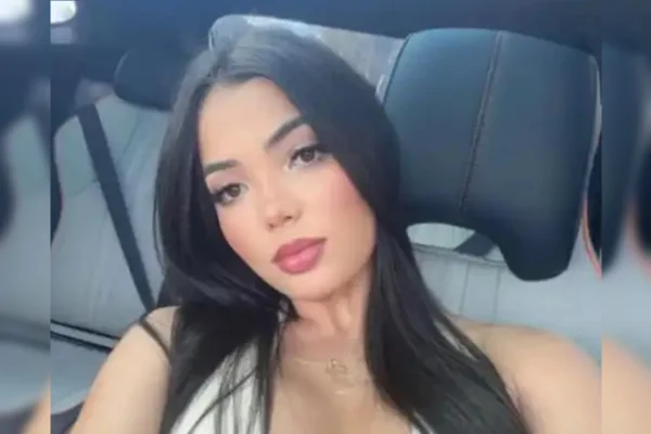 Mulher morre durante cirurgia plástica nos glúteos e polícia investiga