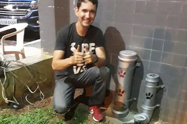 Ele mata fome e sede de animais de rua com comedouros de PVC