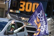 Carreata do candidato ao senador Sebastião Coelho e do candidato ao governo Kiko Caputo no Núcleo Bandeirante
Carreata do candidato ao senador Sebastião Coelho e do candidato ao governo Kiko Caputo no Núcleo Bandeirante