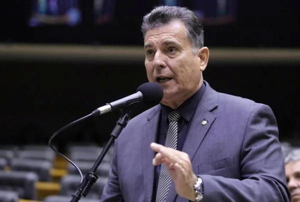 Após ameaça, deputado aciona Motta para rever credencial de militar