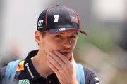 Max Verstappen busca pilotos da McLaren na liderança do campeonato. Max Verstappen busca pilotos da McLaren na liderança do campeonato.