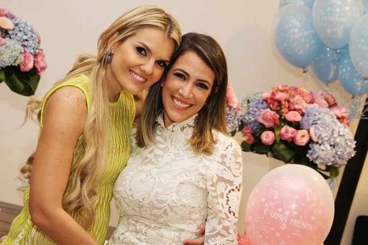 Helô e Isadora Campos Helô e Isadora Campos