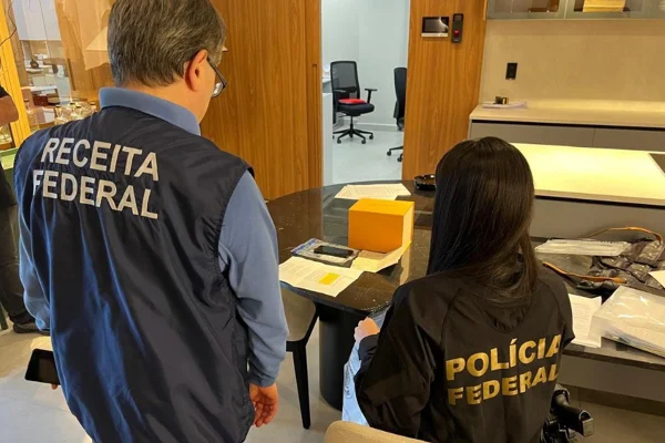 PF acha um dos relógios mais caros do mundo em ação contra doleiros