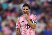 Camisa 10 ultrapassou Cristiano Ronaldo em gols excluindo pênaltis.