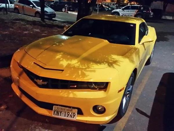 PM apreende Camaro amarelo com chassi adulterado no Gama