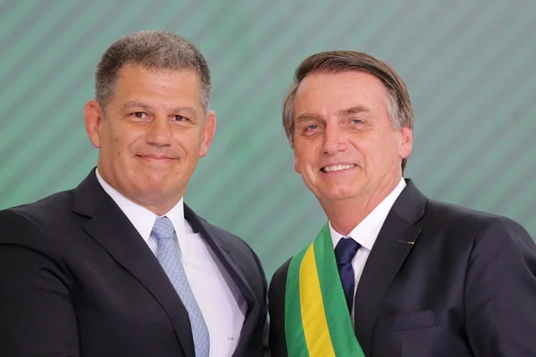 Bebianno diz que filhos de Bolsonaro “atrapalham mais que os de Lula”