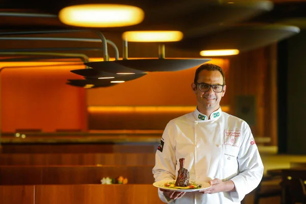 Luxuoso Restaurante do B abre sob o comando do chef Ramiro Bertassin