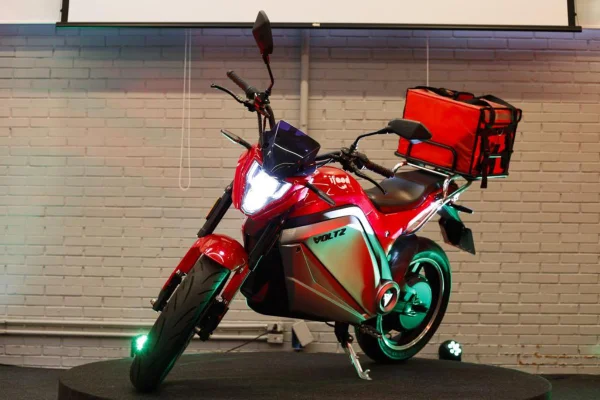 iFood lança moto elétrica que reduz até 70% dos custos em manutenção
