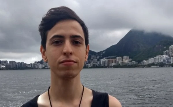 “Perdi meu pai”, diz filho de Witzel após placa destruída de Marielle