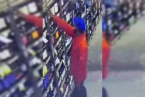 Os bandidos presos pelos policiais civis da 9ª DP (Lago Norte) vendiam as bebidas furtadas dos supermercados pelo WhatsApp