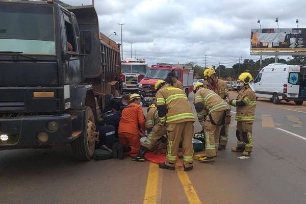 Corpo de Bombeiros em atendimento