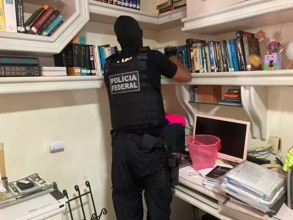 PF investiga servidores e políticos por desvio de R$ 383 milhões