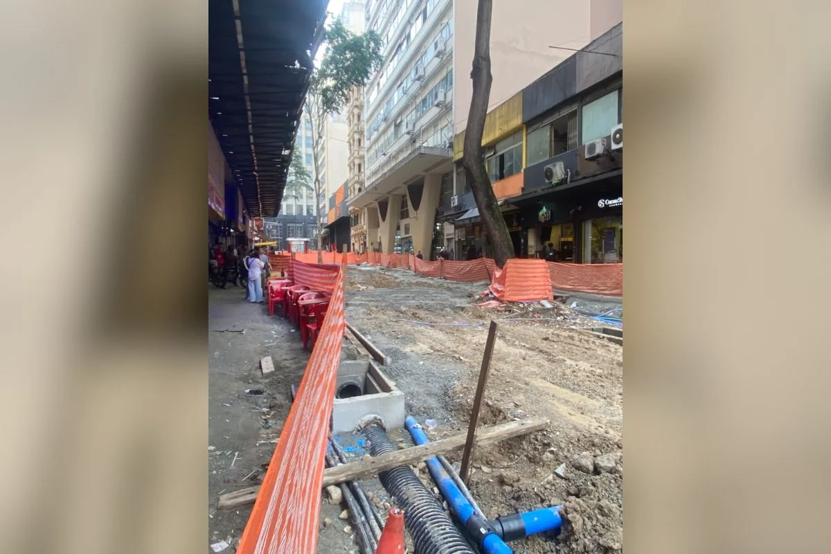 Canteiro de obras da requalificação do calçadão na Rua Dom José de Barros, no Centro Canteiro de obras da requalificação do calçadão na Rua Dom José de Barros, no Centro