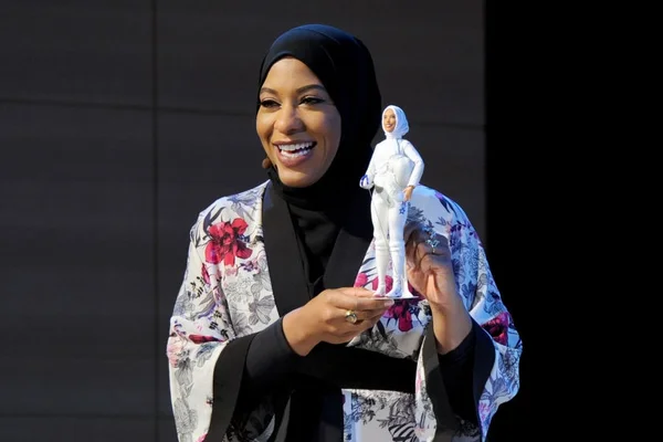 Atleta olímpica inspira a primeira Barbie com hijab