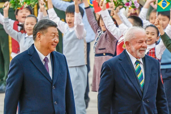 O presidente da República, Luiz Inácio Lula da Silva, e presidente da República Popular da China, Xi Jinping. No Grande Palácio do Povo, em Pequim, China - Metrópoles