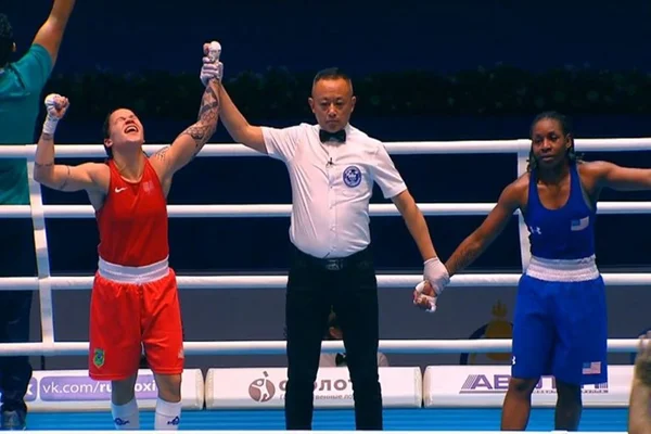 Bia Ferreira nocauteia Ellis e vai à final do Mundial de Boxe