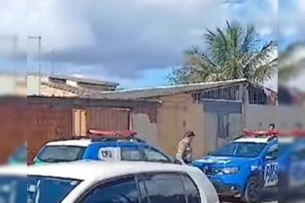 Mulher é encontrada morta enterrada no quintal de casa